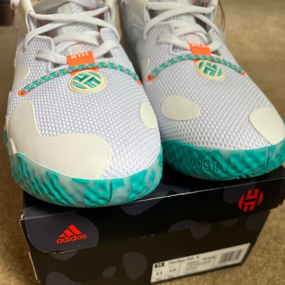 James Harden Vol 6 Basketball Sneaker - Picture 3 of 8